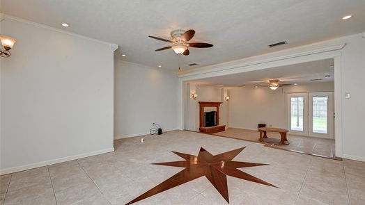 Texas City 2-story, 4-bed 8515 Twelve Oaks Drive-idx