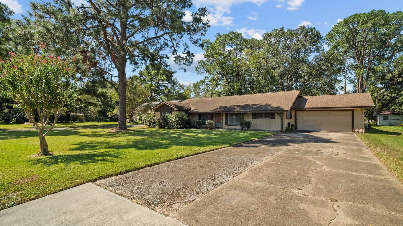 Texas City 1-story, 4-bed 225 N Amburn Road-idx