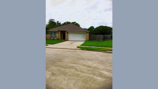 Texas City 1-story, 4-bed 201 N Heritage Oaks Drive-idx