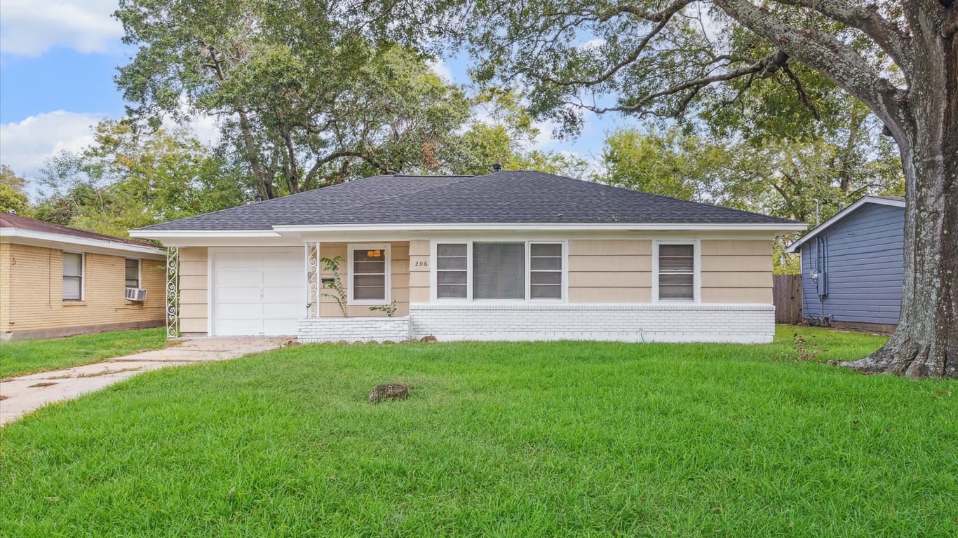 Texas City null-story, 3-bed 206 S Pin Oak Drive-idx