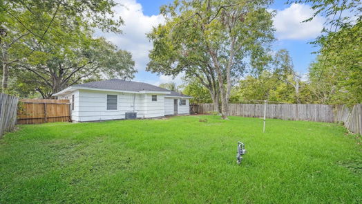 Texas City null-story, 3-bed 206 S Pin Oak Drive-idx