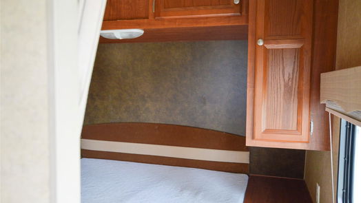 Gilchrist null-story, null-bed 1150 Yacht Basin-idx