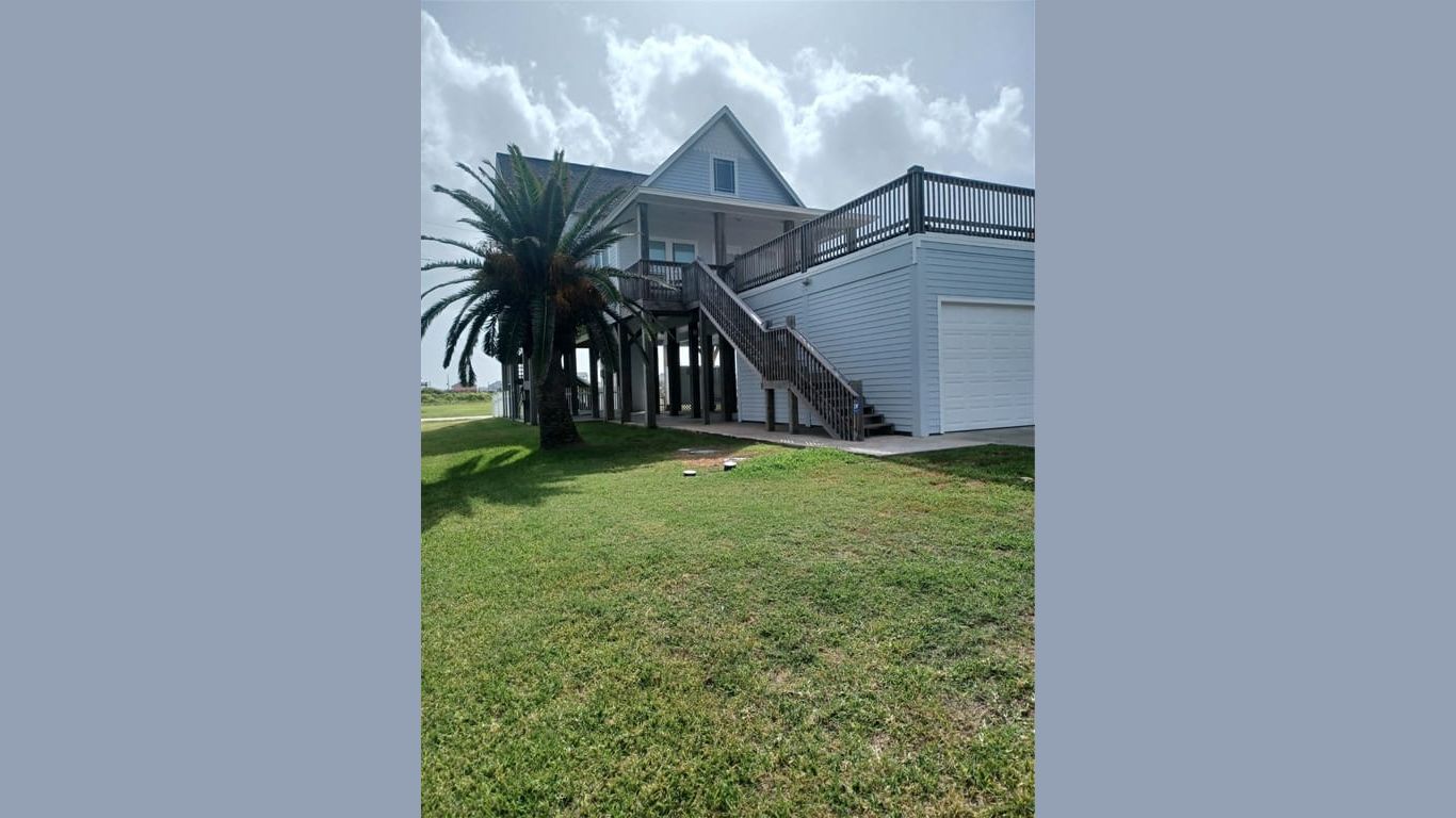 Crystal Beach 2-story, 3-bed 844 East Road-idx