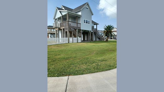 Crystal Beach 2-story, 3-bed 844 East Road-idx