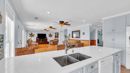 Crystal Beach 2-story, 5-bed 3321 Prides Way-idx
