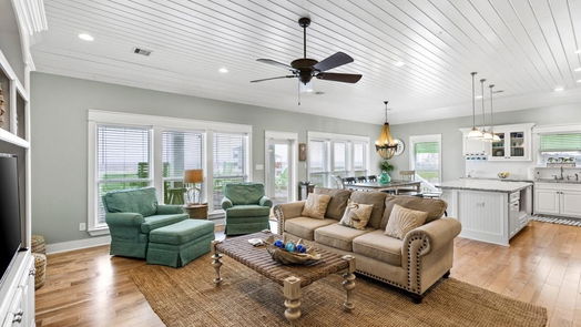 Crystal Beach 2-story, 4-bed 3212 Sea Castle Drive-idx