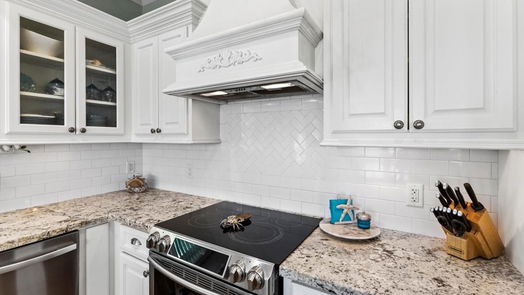 Crystal Beach 2-story, 4-bed 3212 Sea Castle Drive-idx