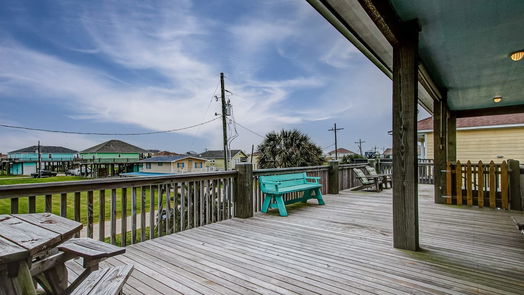 Crystal Beach 2-story, 3-bed 935 W Westview A-idx