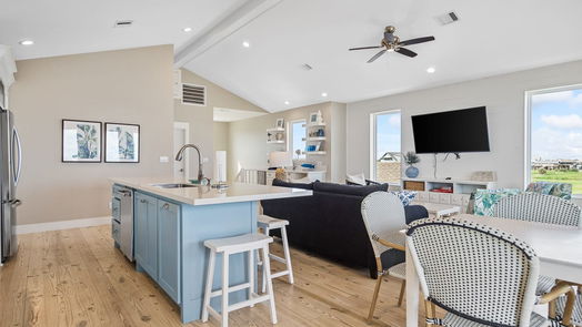 Crystal Beach 2-story, 4-bed 1136 Blue Water Drive-idx