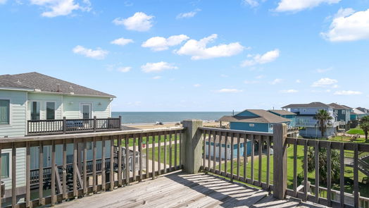 Crystal Beach 2-story, 3-bed 700 Palmetto Drive-idx