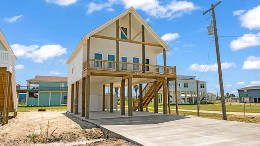 Crystal Beach 2-story, 2-bed 975 Alberdie Drive-idx