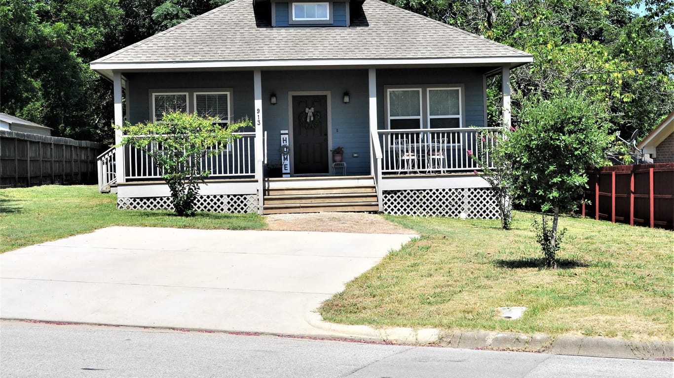 Brenham null-story, 3-bed 913 Independence Street-idx