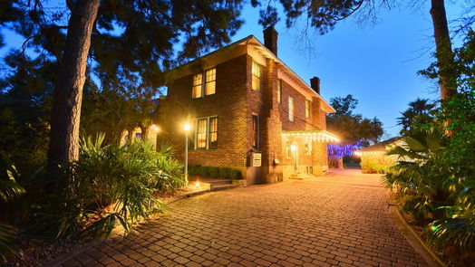 Brenham 2-story, 10-bed 1804 S Park Street-idx