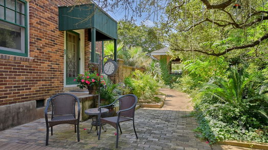 Brenham 2-story, 10-bed 1804 S Park Street-idx