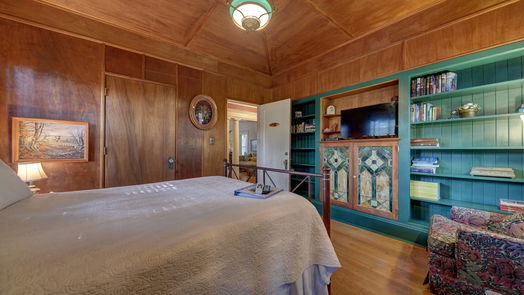 Brenham 2-story, 10-bed 1804 S Park Street-idx