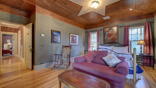 Brenham 2-story, 10-bed 1804 S Park Street-idx