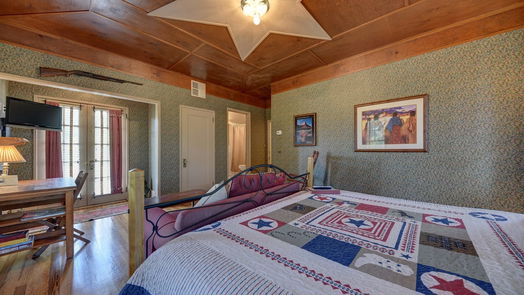 Brenham 2-story, 10-bed 1804 S Park Street-idx