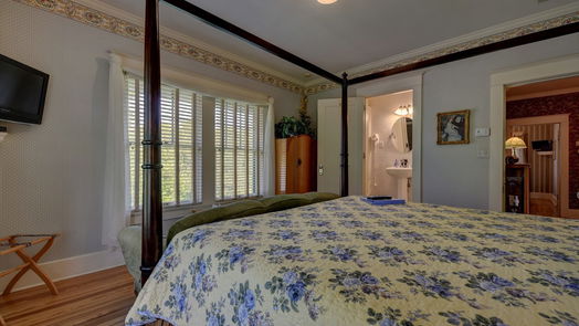 Brenham 2-story, 10-bed 1804 S Park Street-idx