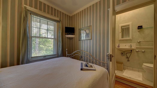 Brenham 2-story, 10-bed 1804 S Park Street-idx