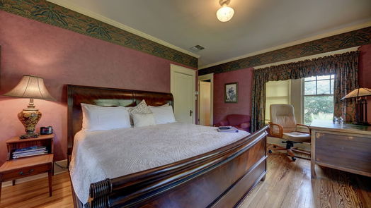 Brenham 2-story, 10-bed 1804 S Park Street-idx
