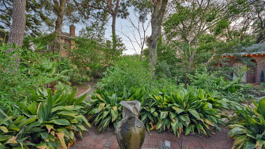 Brenham 2-story, 10-bed 1804 S Park Street-idx