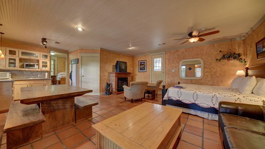 Brenham 2-story, 10-bed 1804 S Park Street-idx