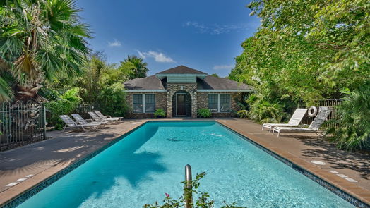 Brenham 2-story, 10-bed 1804 S Park Street-idx