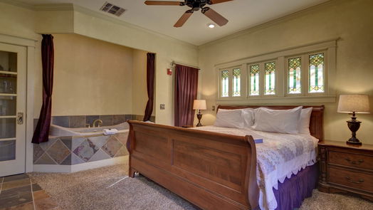 Brenham 2-story, 10-bed 1804 S Park Street-idx