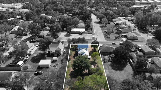 Brenham 2-story, 4-bed 404 W Jefferson Street-idx