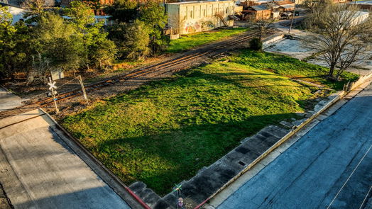 Brenham null-story, null-bed 106 W First Street-idx