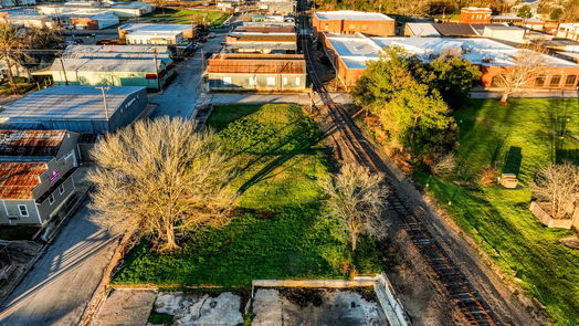 Brenham null-story, null-bed 106 W First Street-idx