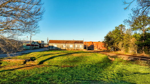 Brenham null-story, null-bed 106 W First Street-idx