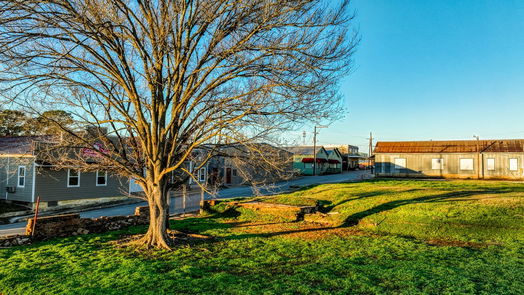 Brenham null-story, null-bed 106 W First Street-idx