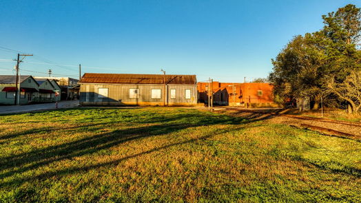 Brenham null-story, null-bed 106 W First Street-idx