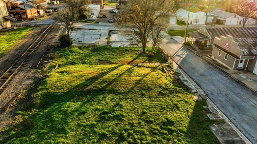 Brenham null-story, null-bed 106 W First Street-idx