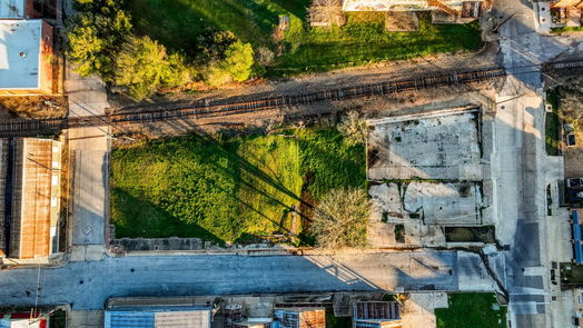 Brenham null-story, null-bed 106 W First Street-idx