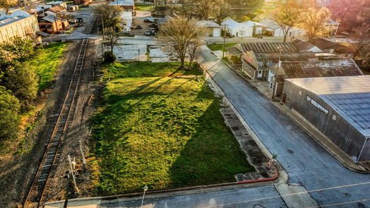 Brenham null-story, null-bed 106 W First Street-idx