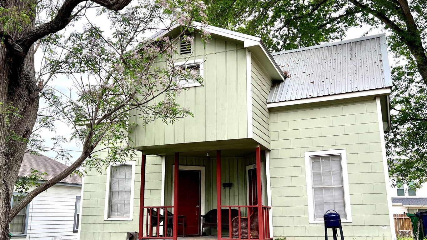 Brenham 2-story, 4-bed 506 West Alamo Street-idx