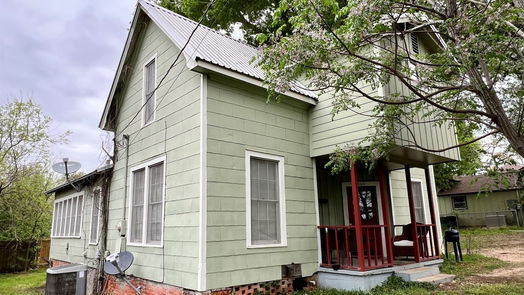 Brenham 2-story, 4-bed 506 West Alamo Street-idx