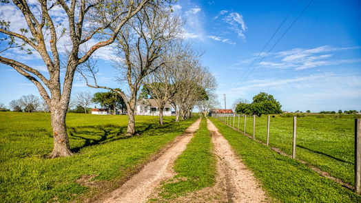 Brenham null-story, 3-bed 6902 Farm to Market 50-idx