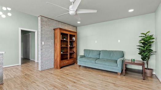 Brenham 1-story, 4-bed 305 Hillcrest Lane-idx