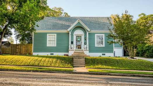 Brenham 1-story, 3-bed 909 W Main Street-idx