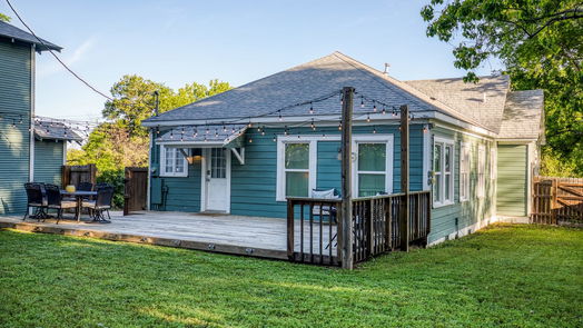 Brenham 1-story, 3-bed 909 W Main Street-idx