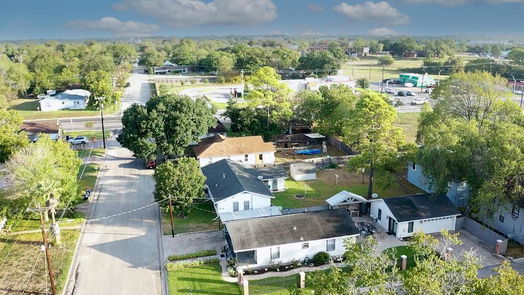 Brenham 2-story, 8-bed 1003 N Park Street-idx