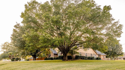 Brenham 2-story, 4-bed 3000 Creekside Drive-idx