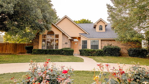 Brenham 2-story, 4-bed 3000 Creekside Drive-idx
