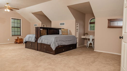 Brenham 2-story, 4-bed 3000 Creekside Drive-idx