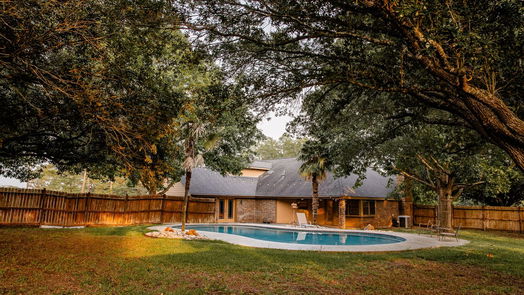 Brenham 2-story, 4-bed 3000 Creekside Drive-idx