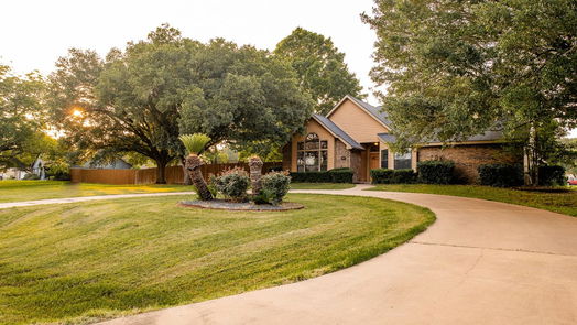 Brenham 2-story, 4-bed 3000 Creekside Drive-idx