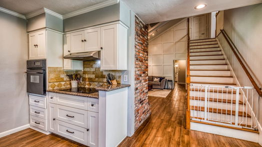Brenham 2-story, 4-bed 204 Oak Hill Drive-idx